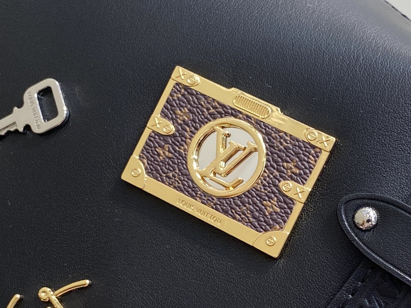 94b9a11f8b66546df2d9331a31b22c56_1761637114_0319.jpg 94b9a11f8b66546df2d9331a31b22c56_1761637114_0319.jpg