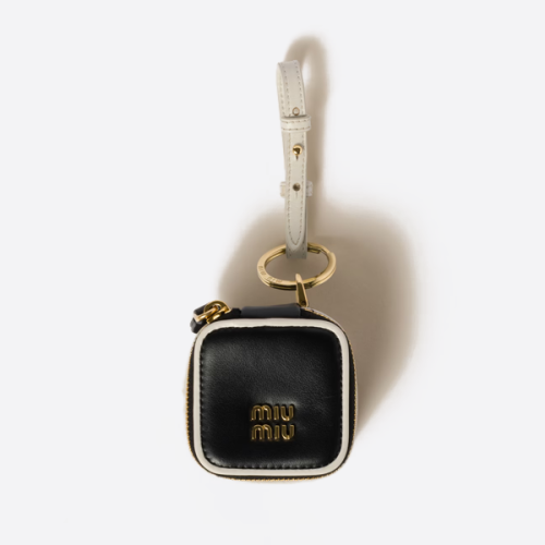 레플 미우미우 레더 키링 블랙/초크 화이트 5TL527_2CUD_F0N12 레플리카