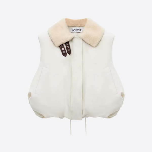 로에베 오프화이트 퍼 칼라 다운 베스트