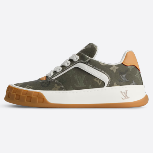 루이비통의 최신 스케이트보드 스니커즈 1AJWDC