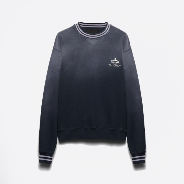 프라다 그라데이션 워싱 레터 자수 크루넥 스웨트셔츠