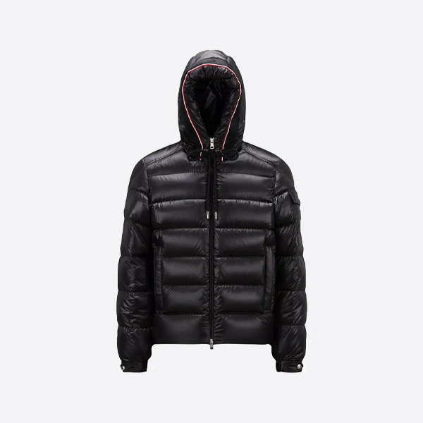 엠보싱 리본 장식 몽클레어 모자, 다운 재킷 (블랙)